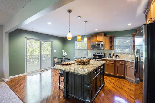 Cabinet Refacing vs Painting – Which is Better? You Decide!